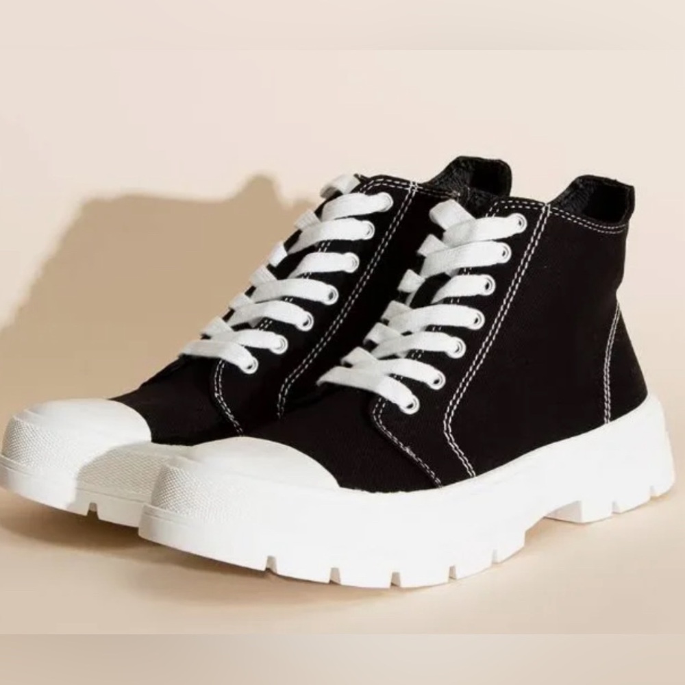 Soda Crayon High-Top Lace Up Lug Sneaker Shoes - SIZE 6.5
